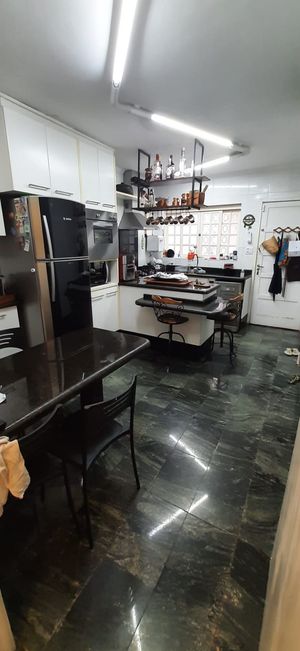 Image 12 - 876916