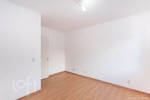 Image 19 - 876921