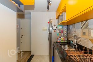 Image 5 - 876931