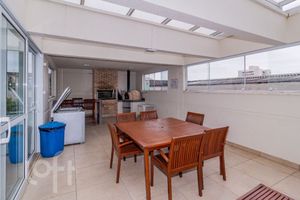 Image 22 - 876931