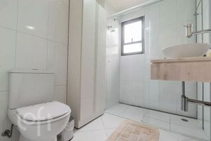 Image 3 - 876932