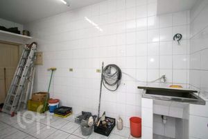 Image 20 - 876933