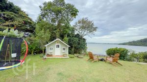 Image 21 - 876935