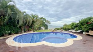 Image 18 - 876935