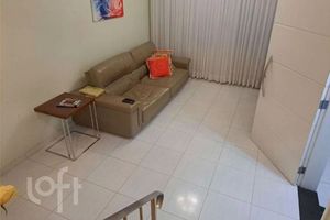 Image 4 - 876936