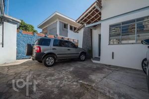 Image 17 - 876937
