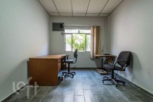 Image 11 - 876937