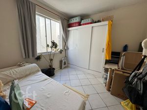Image 6 - 876940