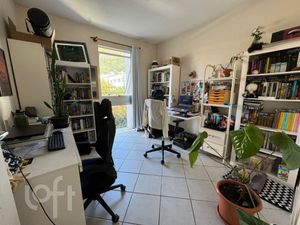 Image 8 - 876940