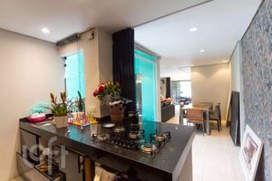 Image 4 - 876945