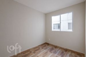 Image 11 - 876946