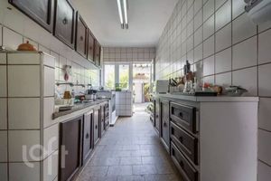 Image 6 - 876952