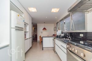 Image 16 - 876955