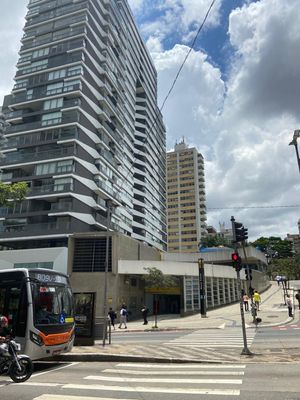 Image 7 - 876996
