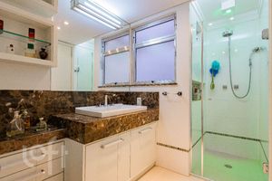 Image 9 - 877009