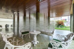 Image 11 - 877009