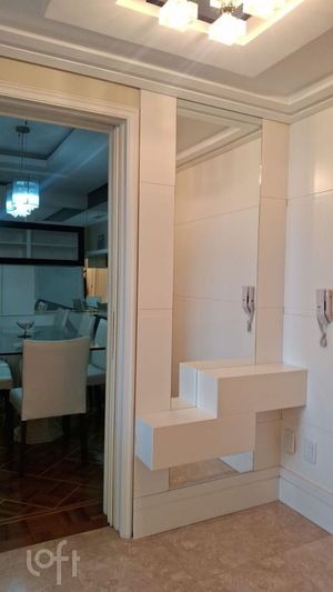 Image 8 - 877009
