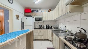 Image 10 - 877028