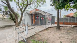 Image 31 - 877028