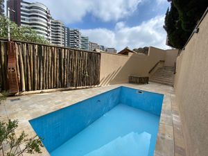 Image 8 - 877030