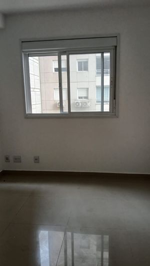 Image 9 - 877040