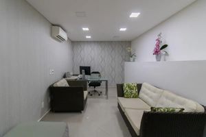 Image 9 - 877043