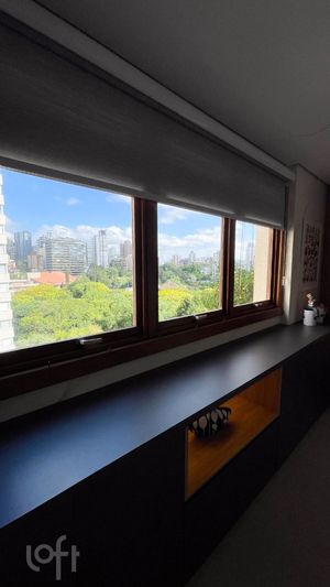 Image 17 - 877044