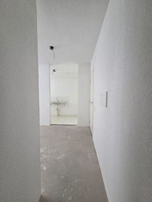 Image 6 - 877045