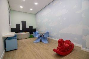 Image 4 - 877047