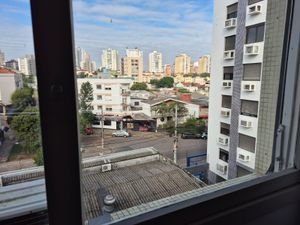 Image 16 - 877055