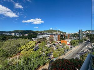 Image 15 - 877060