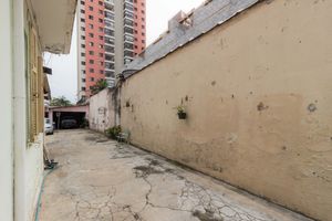 Image 32 - 877077