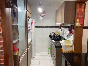 Image 4 - 877087