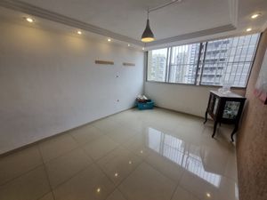 Image 8 - 877103