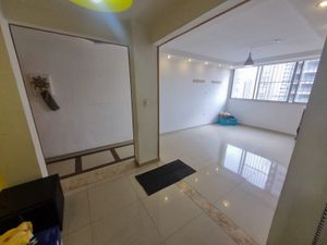 Image 9 - 877103