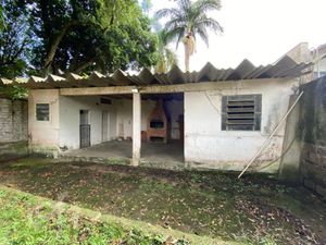 Image 15 - 877104