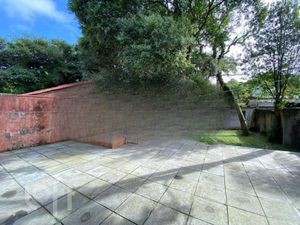 Image 12 - 877104