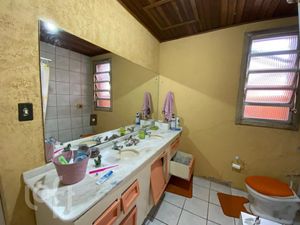 Image 19 - 877104
