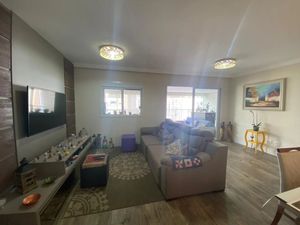 Image 4 - 877109