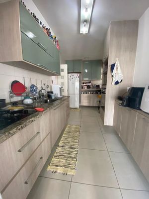 Image 10 - 877109