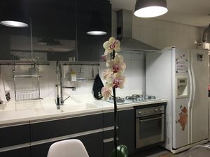 Image 10 - 877134