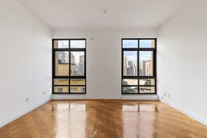 Image 18 - 877192