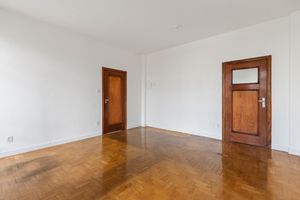 Image 15 - 877192