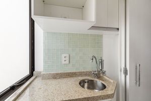 Image 6 - 877192