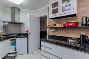 Image 19 - 877194