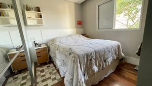 Image 19 - 877194