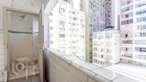 Image 13 - 877204