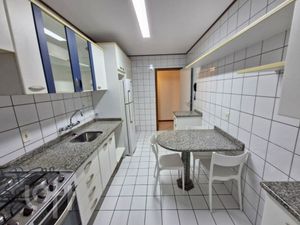 Image 14 - 877210