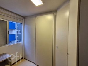 Image 8 - 877210