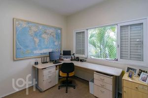 Image 33 - 877212